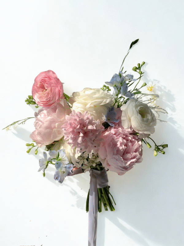 012 - Bó hoa cưới Mao lương & Peony tone trắng hồng