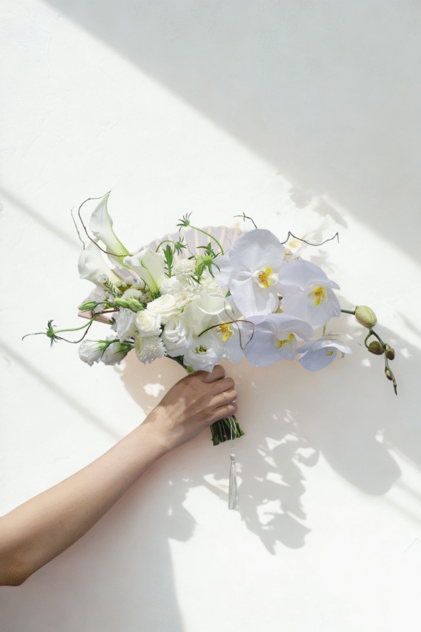 008 - Bó hoa cưới Lan hồ điệp & Calla lilly