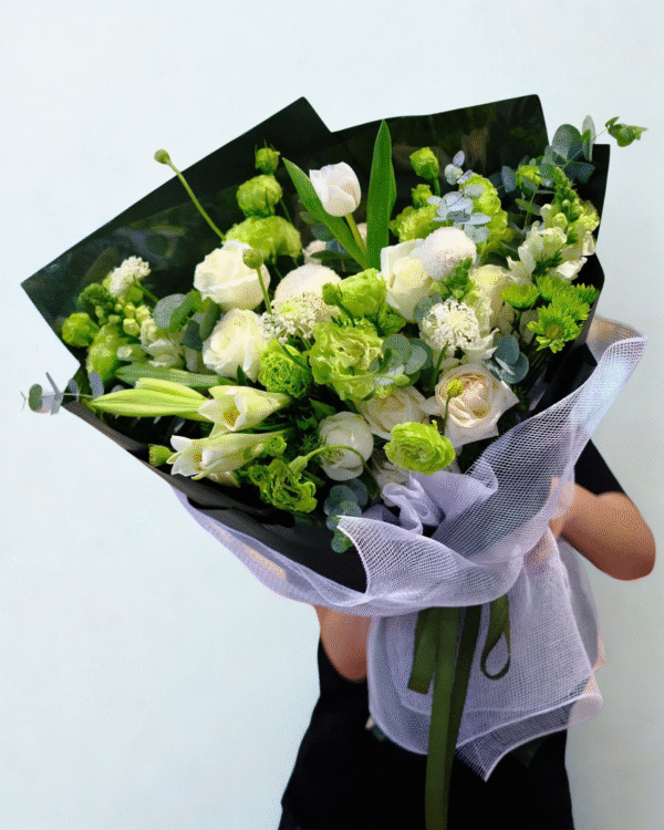 B002 - Bó hoa Tulip & Hồng trắng