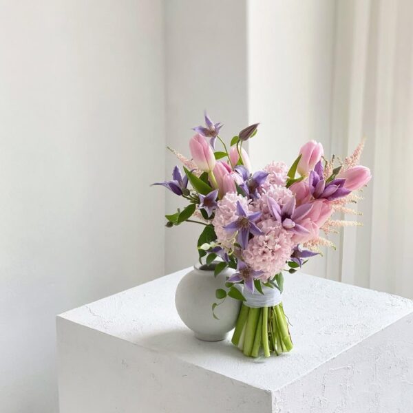 031- Bó hoa cưới Tulip & Dạ lan hương tone hồng tím - Hình ảnh 2