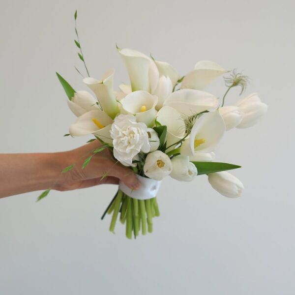 021 - Bó hoa cưới Calla Lilly & Tulip trắng