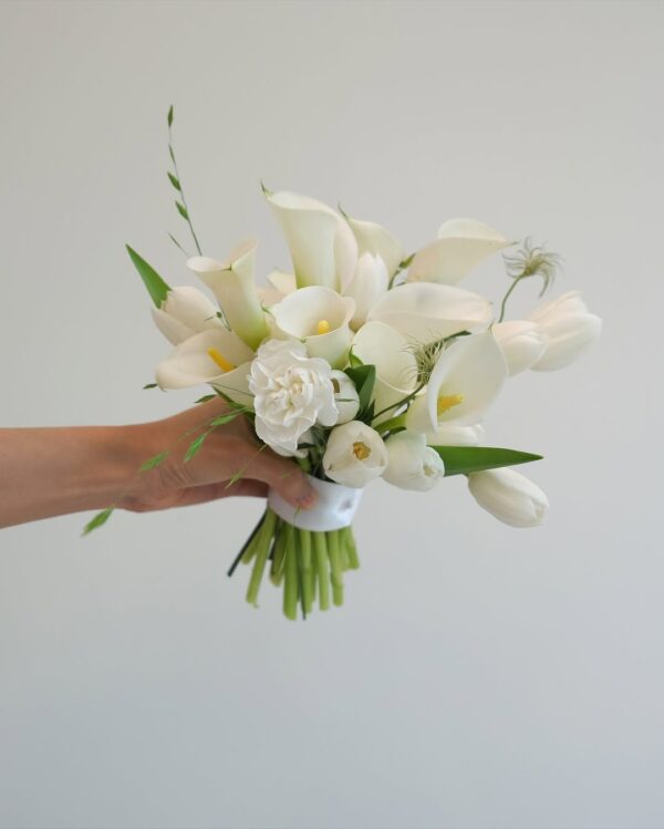 021 - Bó hoa cưới Calla Lilly & Tulip trắng